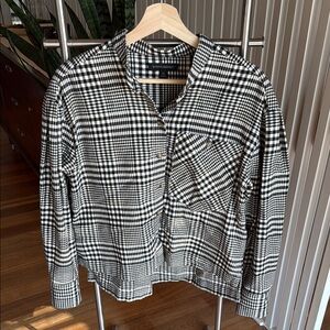 Banana Republic Black and White puffed sleeve cropped flannel shirt